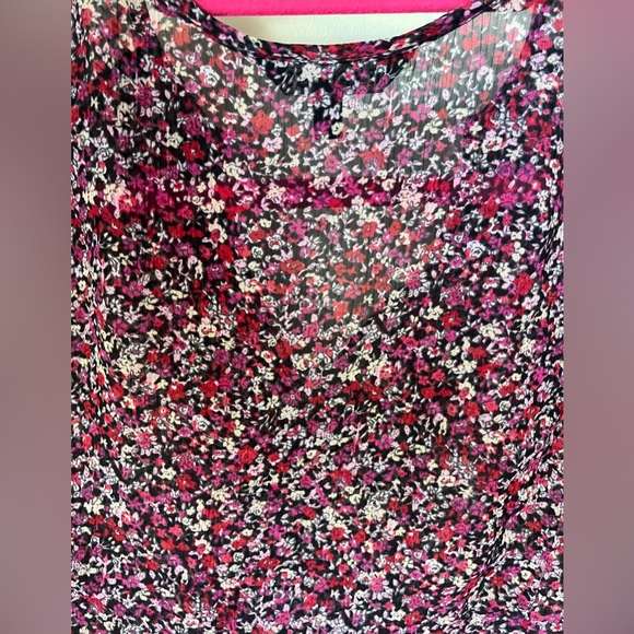 Express Women’s Floral Ruffle V-Neck Top | Size S | Magenta, Red, Pink, Black - Picture 4 of 8
